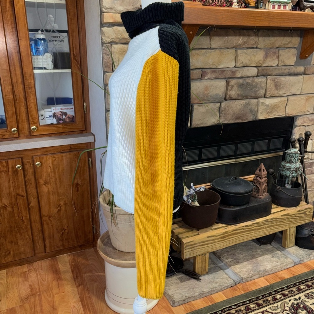 COLORBLOCK TURTLENECK OVERSIZED SWEATER SIZE SMALL. BLACK WHITE & GOLD. HEAVY - Picture 2 of 3